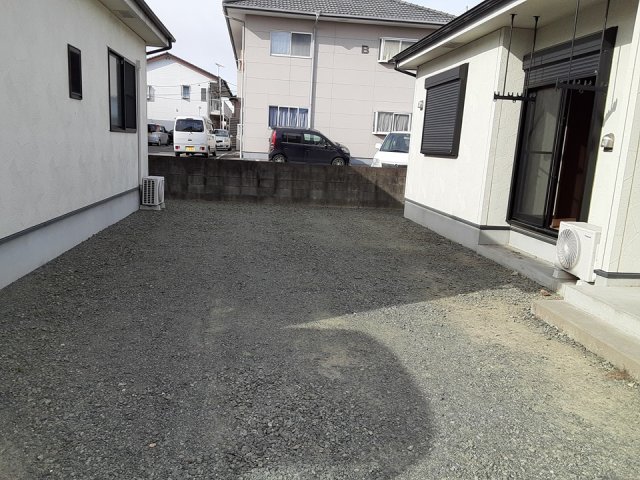 21/26 駐車場