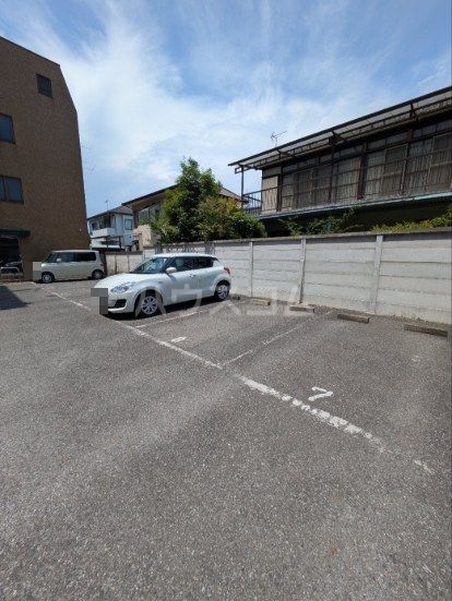 2/7 駐車場
