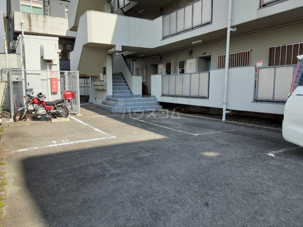 21/30 駐車場