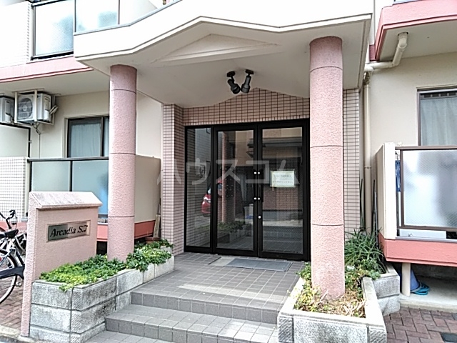 21/30 エントランス