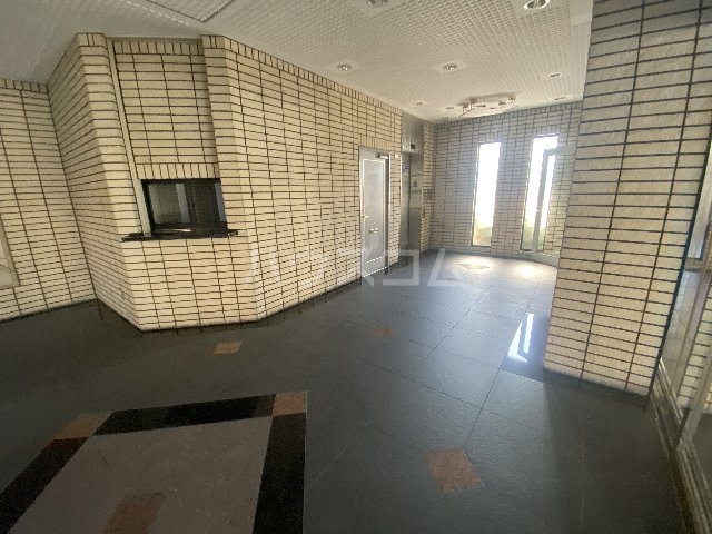 25/30 エントランス