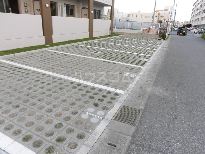 3/5 駐車場