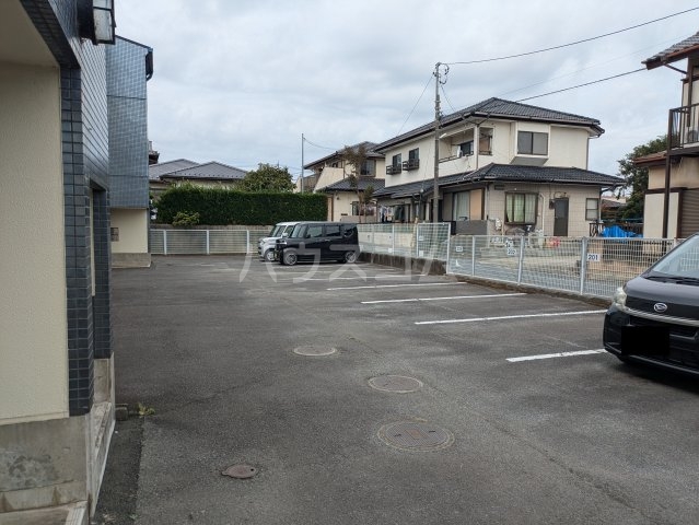 27/28 駐車場