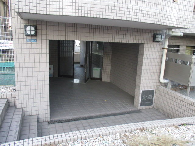 19/22 エントランス