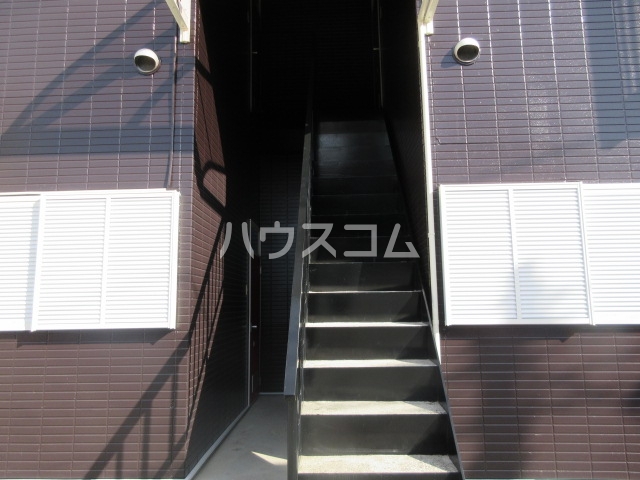 16/19 エントランス