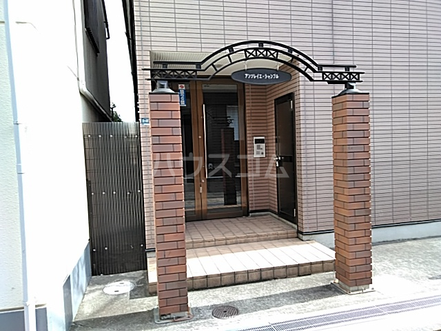 20/30 エントランス