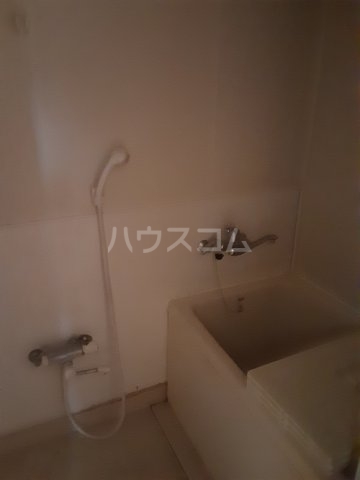 13/27 浴室