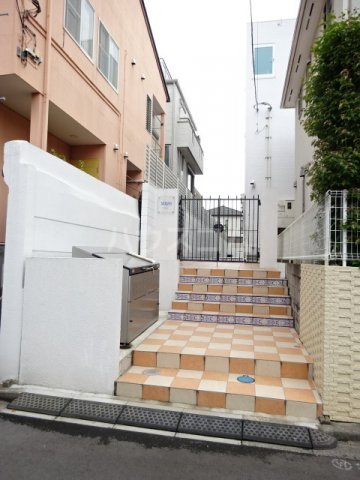 17/26 エントランス