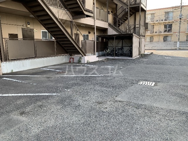 14/15 駐車場