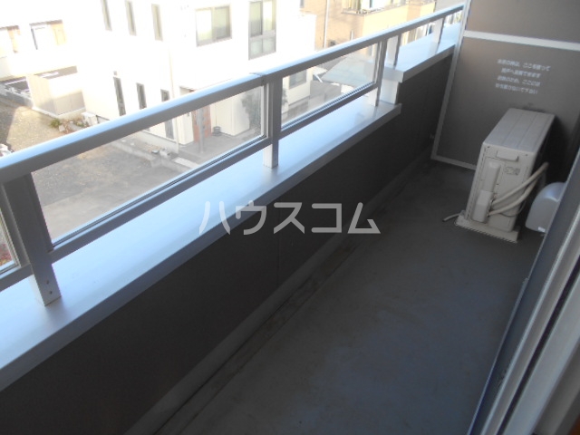 19/27 バルコニー