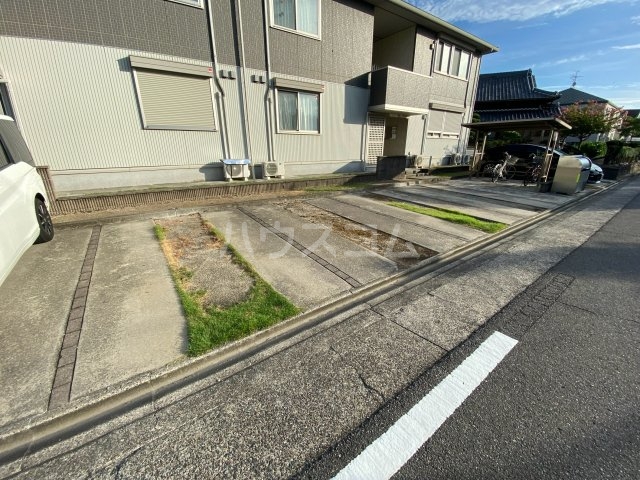 20/27 駐車場