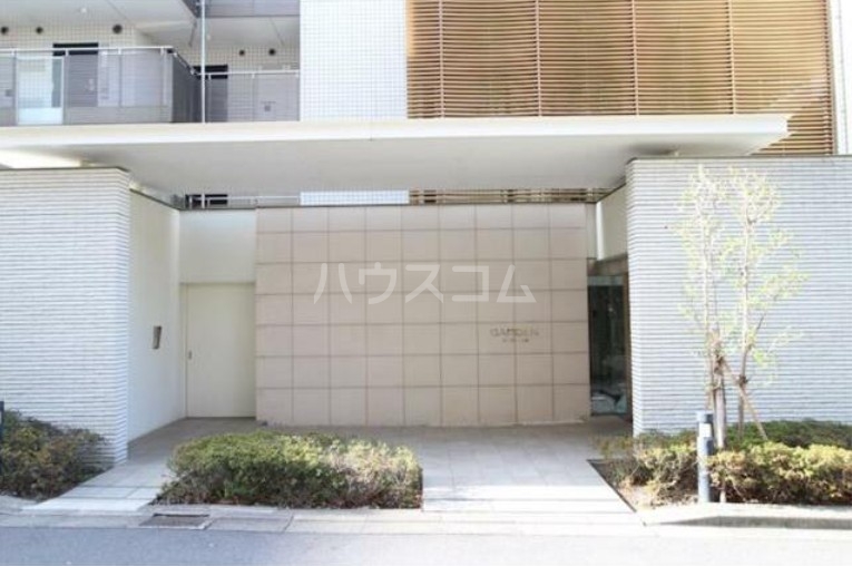 19/29 エントランス