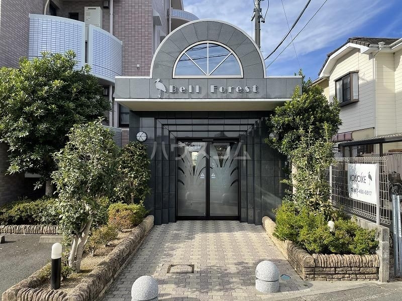 22/30 エントランス