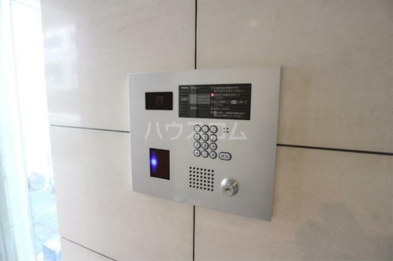 23/30 エントランス