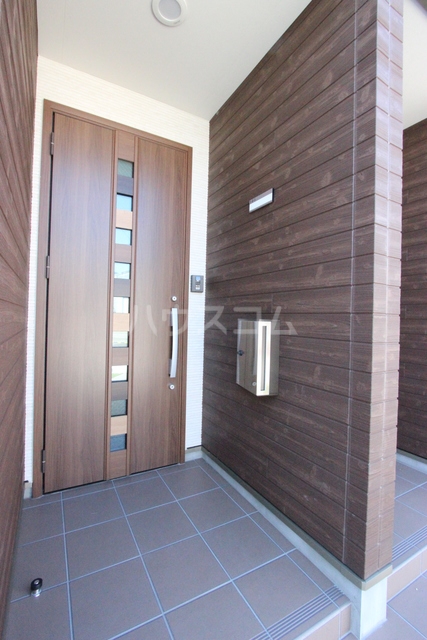 17/23 エントランス