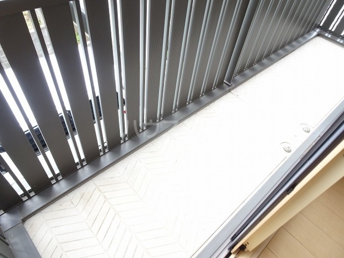 13/22 バルコニー