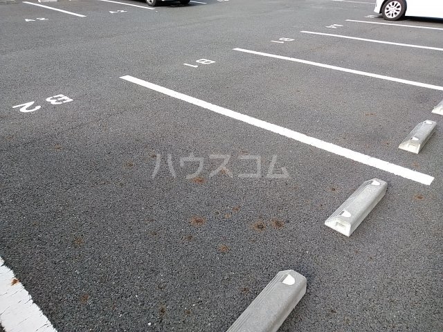 25/26 駐車場