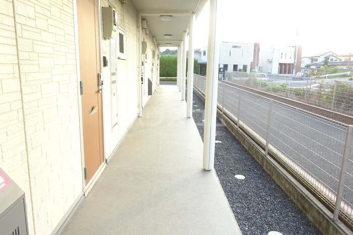 18/22 エントランス