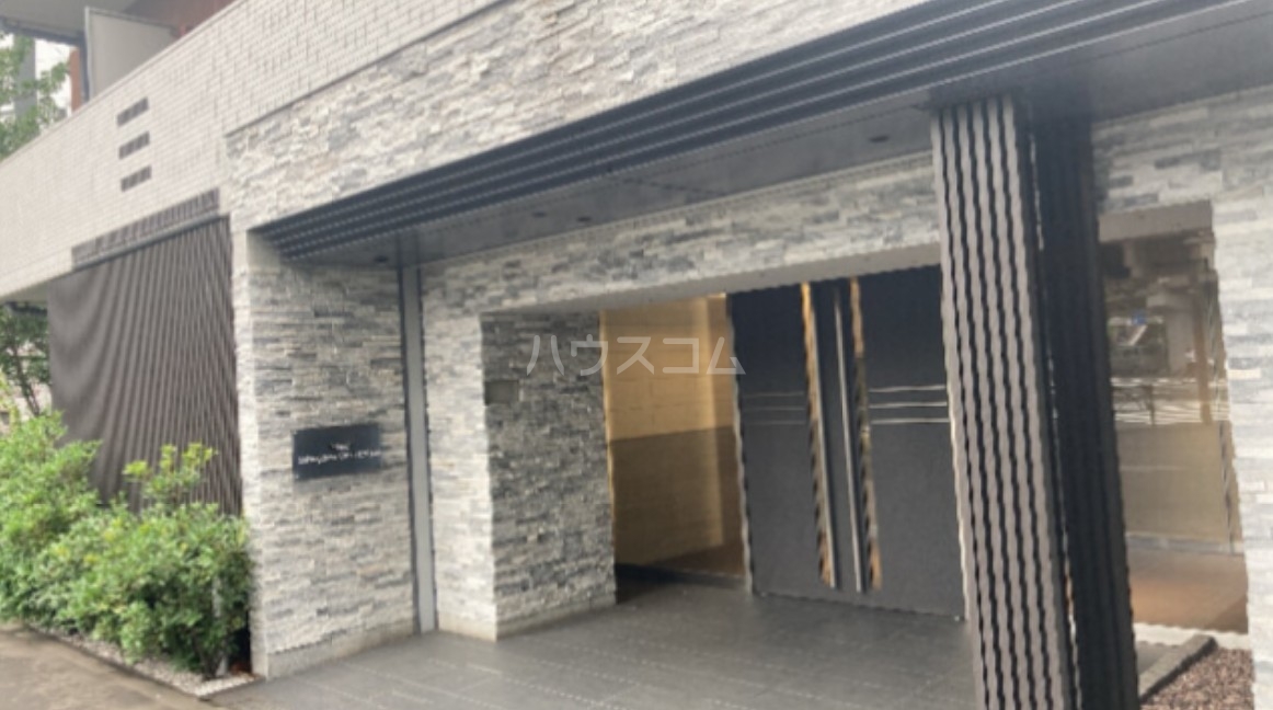 17/26 エントランス