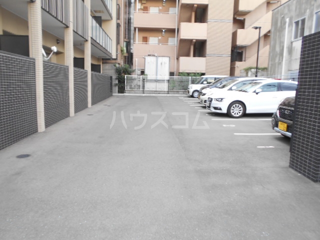 22/30 駐車場