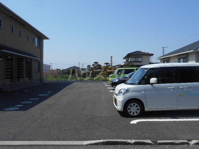 2/7 駐車場
