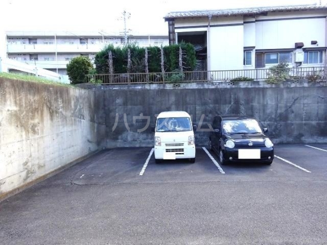 18/26 駐車場