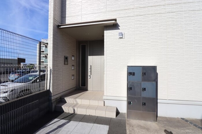 2/3 エントランス