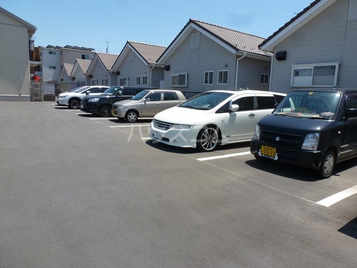 2/5 駐車場