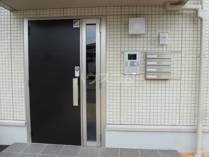 17/23 エントランス