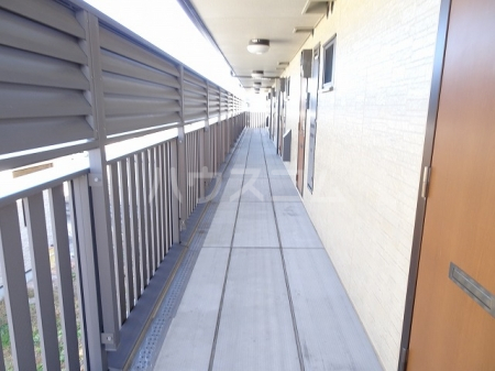 25/30 エントランス