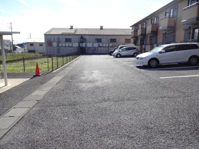 18/20 駐車場
