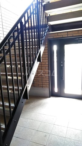 25/28 エントランス