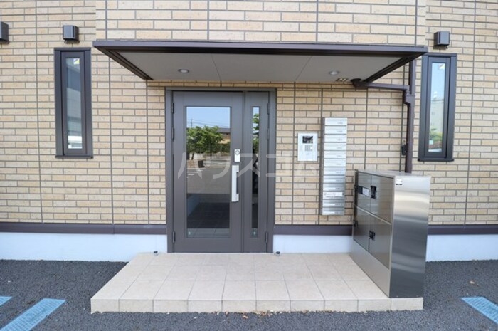 16/19 エントランス