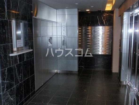 20/30 エントランス