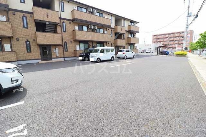 18/19 駐車場