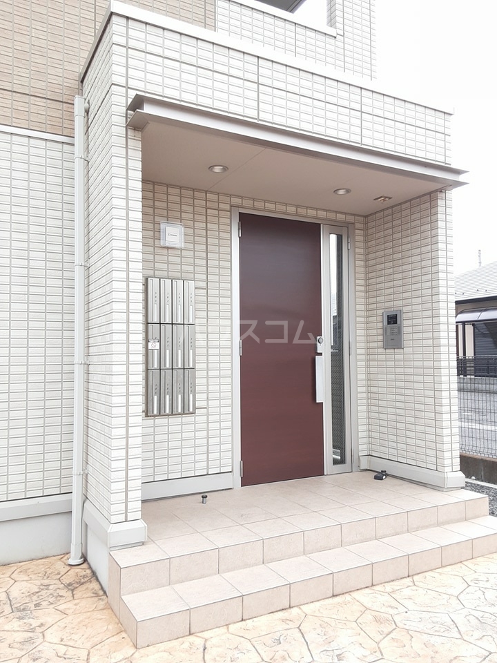 15/23 エントランス