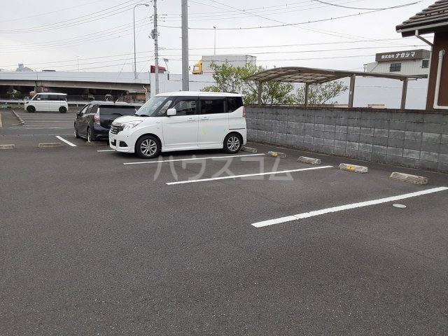 16/23 駐車場