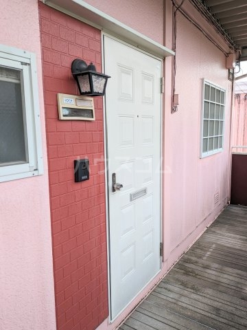 25/30 エントランス