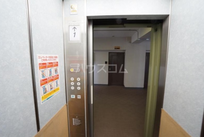 13/24 エントランス