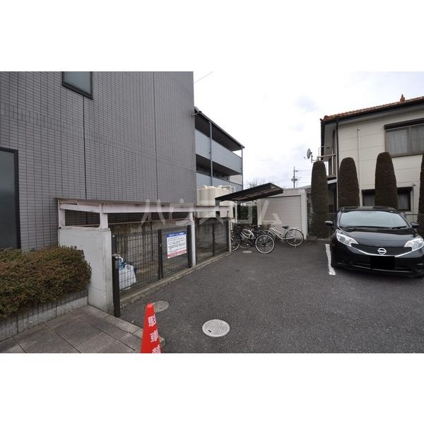 2/3 駐車場