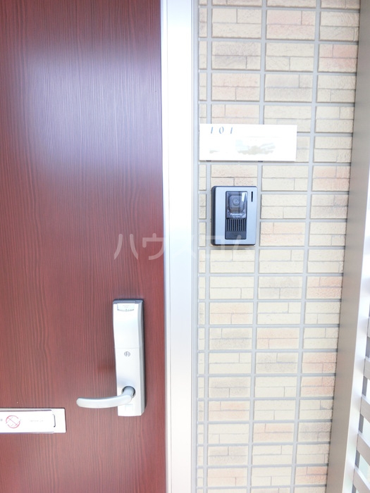 28/30 エントランス