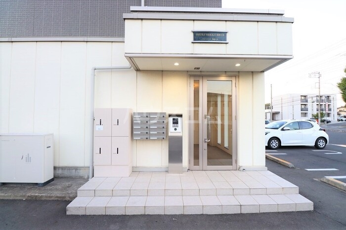 21/23 エントランス