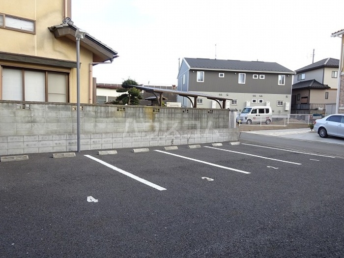 24/25 駐車場