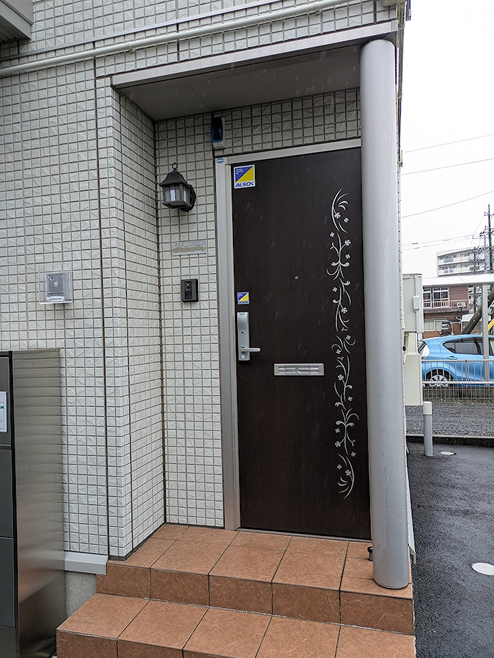 2/4 エントランス