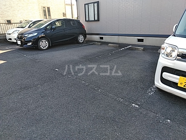 14/17 駐車場