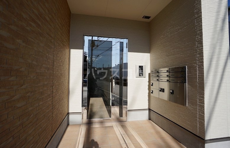 20/30 エントランス