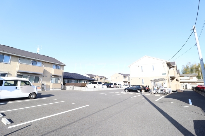 18/28 駐車場