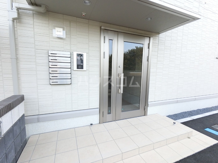 18/21 エントランス