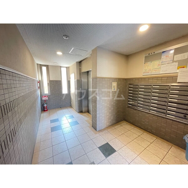 14/14 エントランス