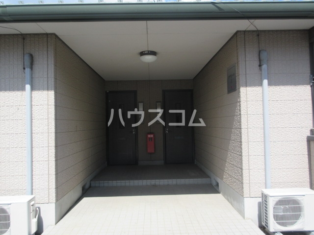 21/30 エントランス